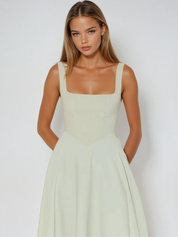 Tailored Midi Dress – Flattering Silhouette – Elegant Occasion Style 1