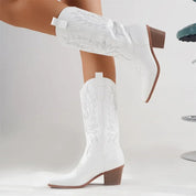 Vintage Charm Cowboy Boots for Women – Stylish Western Design with Comfortable Block Heel in Classic Leather 1