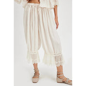 Women's Cropped Pants White Size M Polyester Floral Lace Patchwork 2