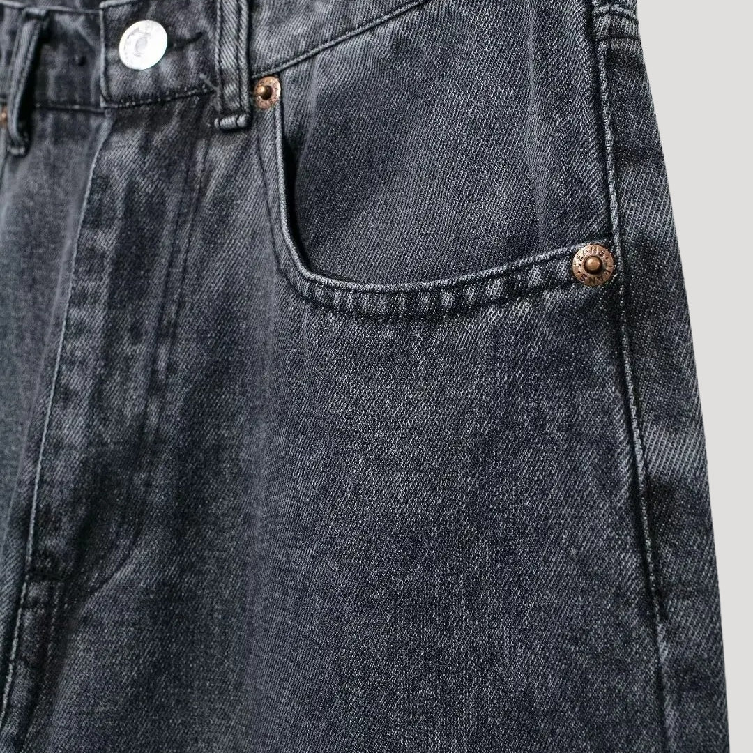 Straight Leg Jeans – Washed Denim – Minimal Everyday Style