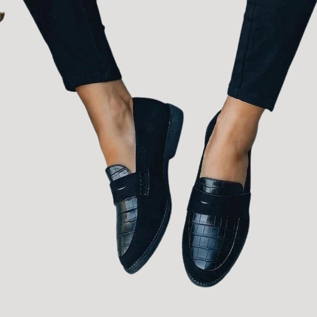 Loafers – Croc-Embossed Detail – Smart Casual Style