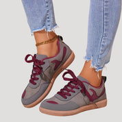 Sneakers – Two-Tone Contrast – Retro Sporty Vibe