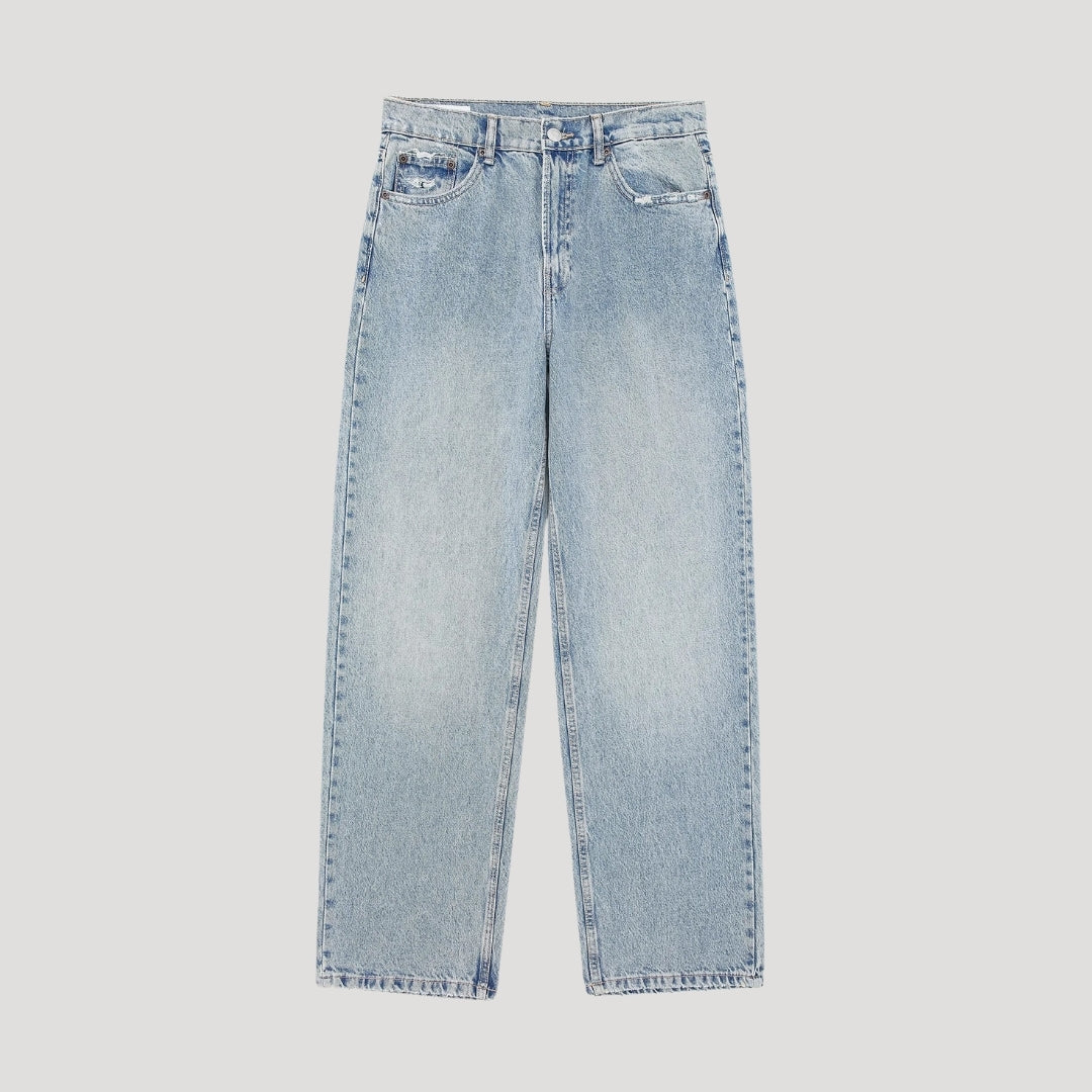 Straight Leg Jeans – Washed Denim – Minimal Everyday Style