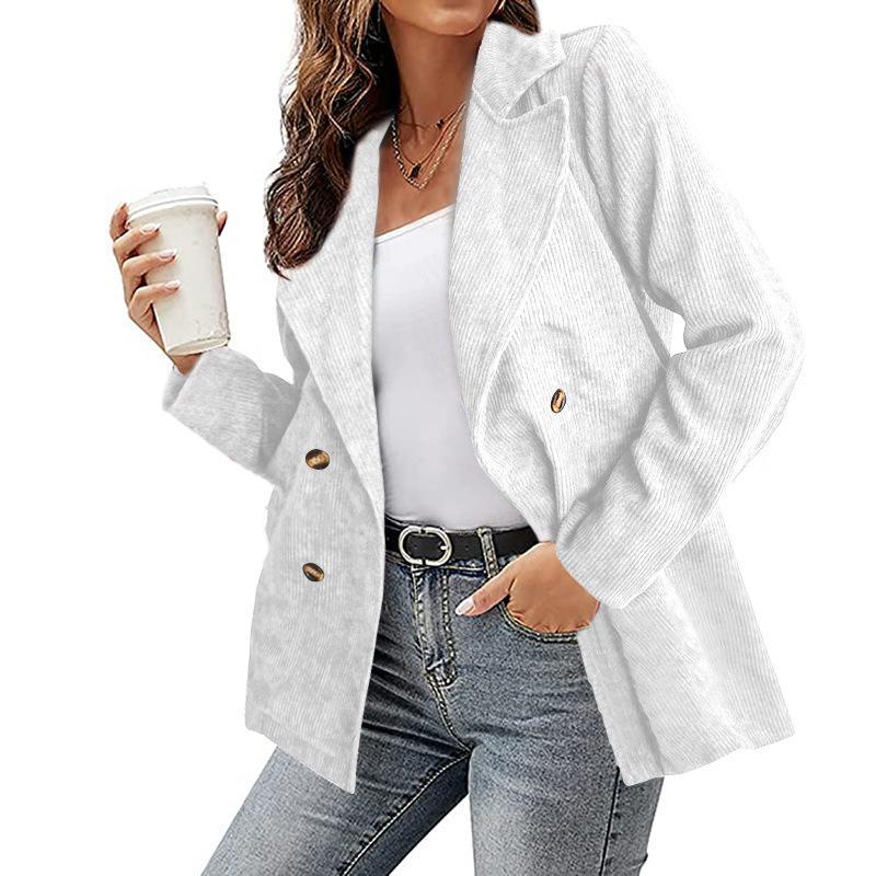 Chic Leather Trench Coat for Women – Elegant Tailored Design, Warm and Cozy Outerwear for Cold Weather 2