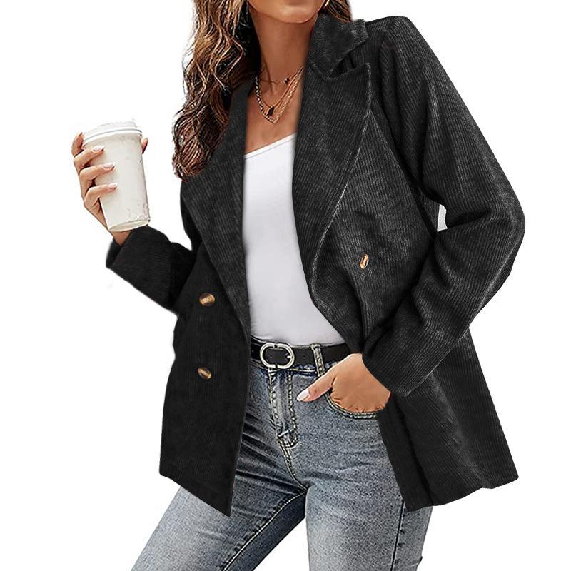 Chic Leather Trench Coat for Women – Elegant Tailored Design, Warm and Cozy Outerwear for Cold Weather 3