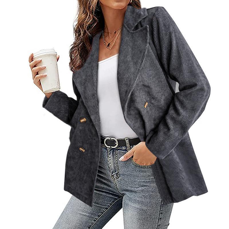 Chic Leather Trench Coat for Women – Elegant Tailored Design, Warm and Cozy Outerwear for Cold Weather 9