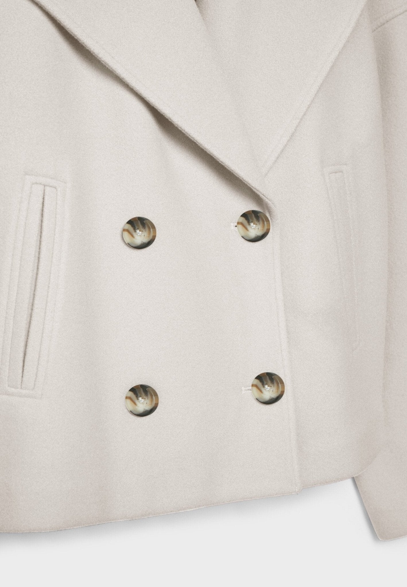 Elegant Double-Breasted Cropped Jacket with Tailored Seams – Versatile Lightweight Layering for Smart and Casual Looks 3