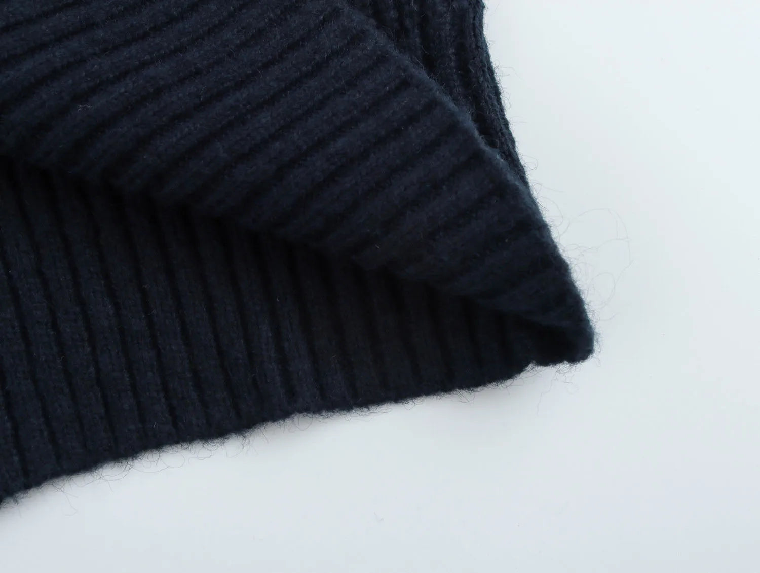 Long Sleeve Sweater – Bow Detail – Festive Winter Look 5