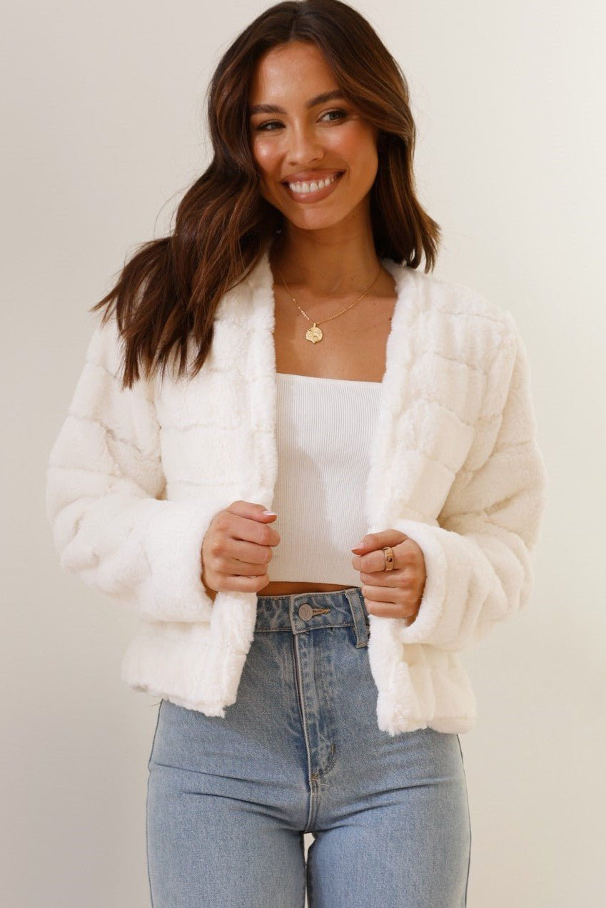 Luxe Cropped Women's Jacket with Tailored Fit and Plush Texture for Effortless Style 0