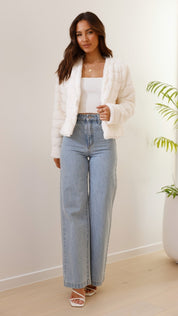 Luxe Cropped Women's Jacket with Tailored Fit and Plush Texture for Effortless Style 2
