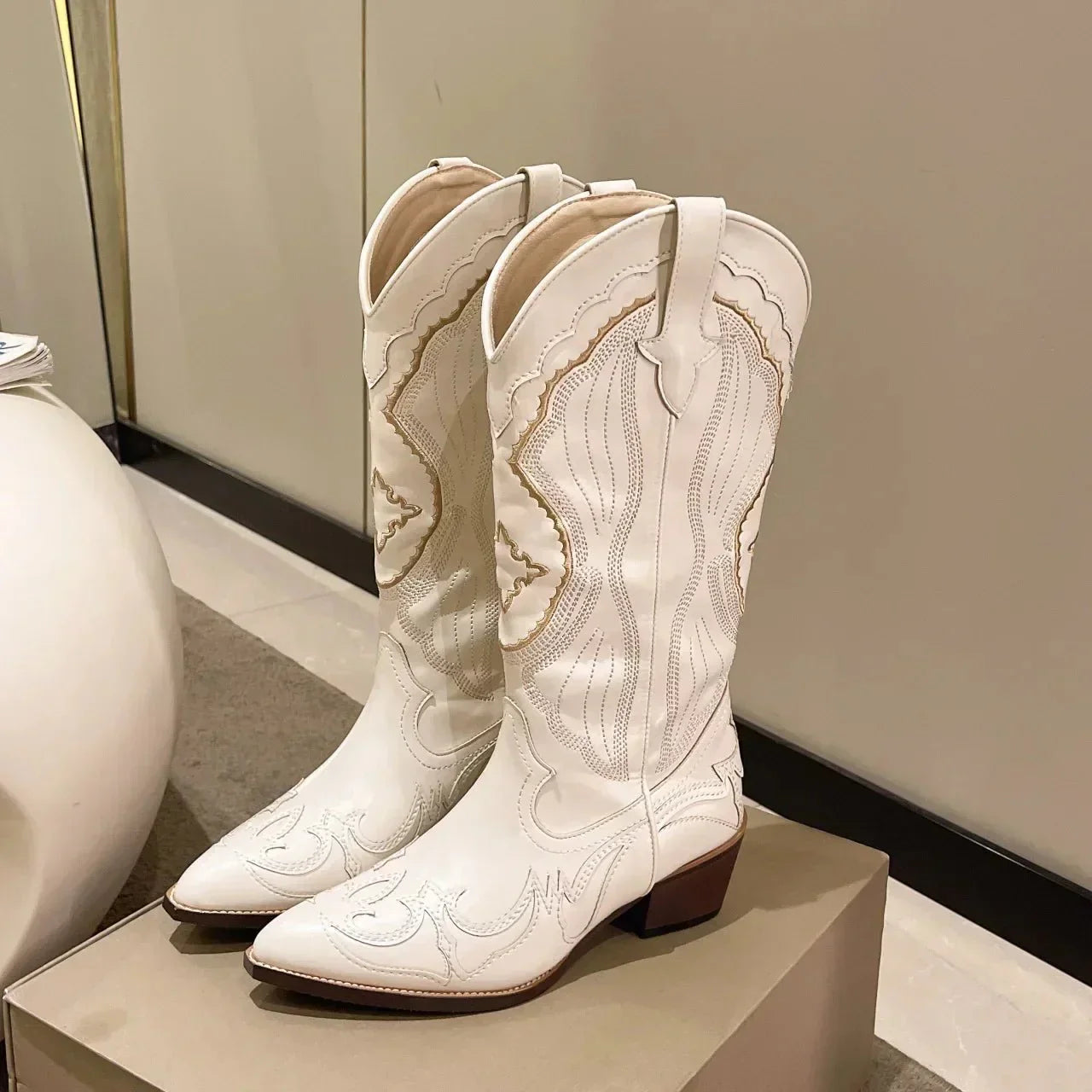 Medium-Length Embroidered Cowboy Boots for Versatile Style and Comfort – Durable Western Footwear 0