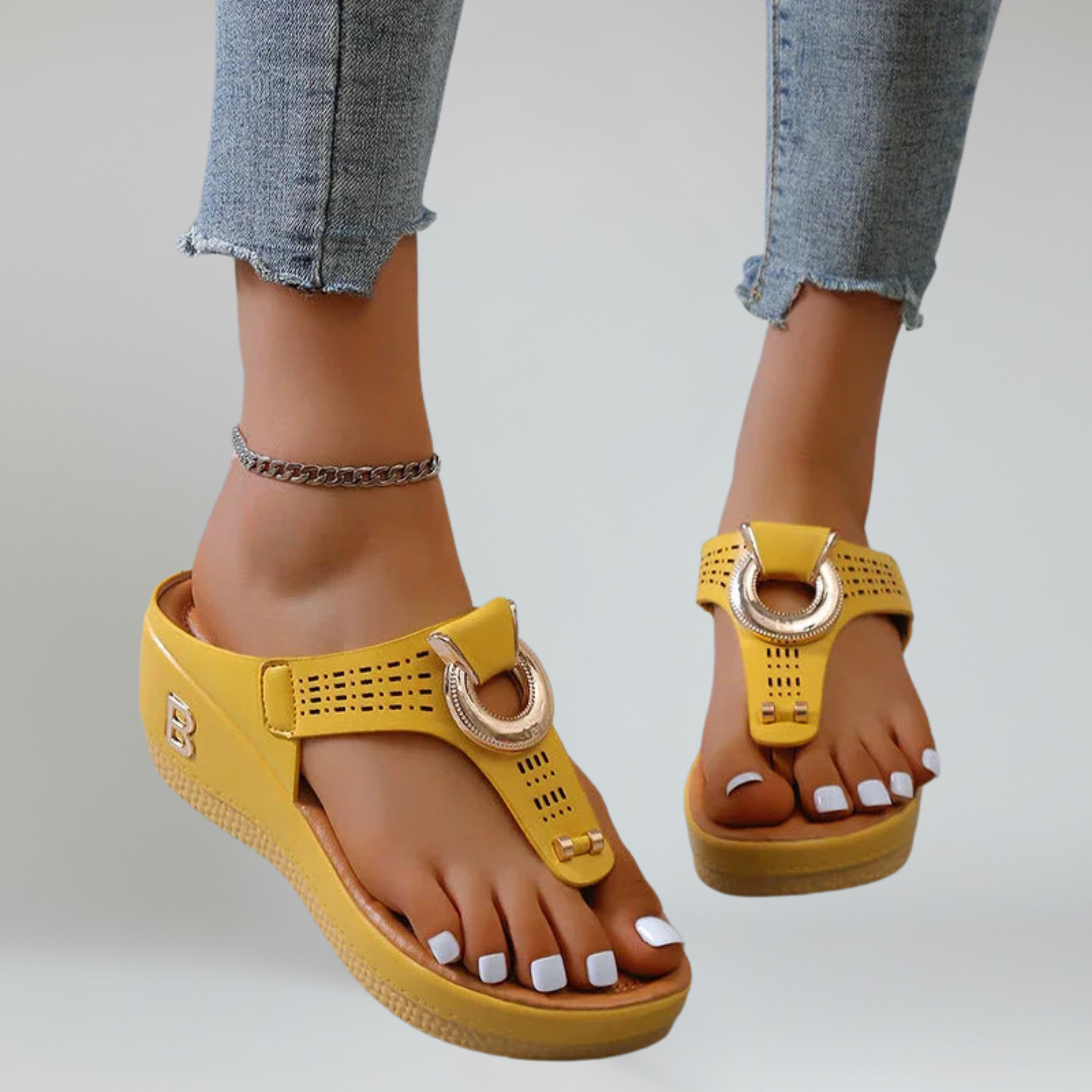 Platform Sandals – Toe Post & Metallic Ring – Bold Everyday Comfort