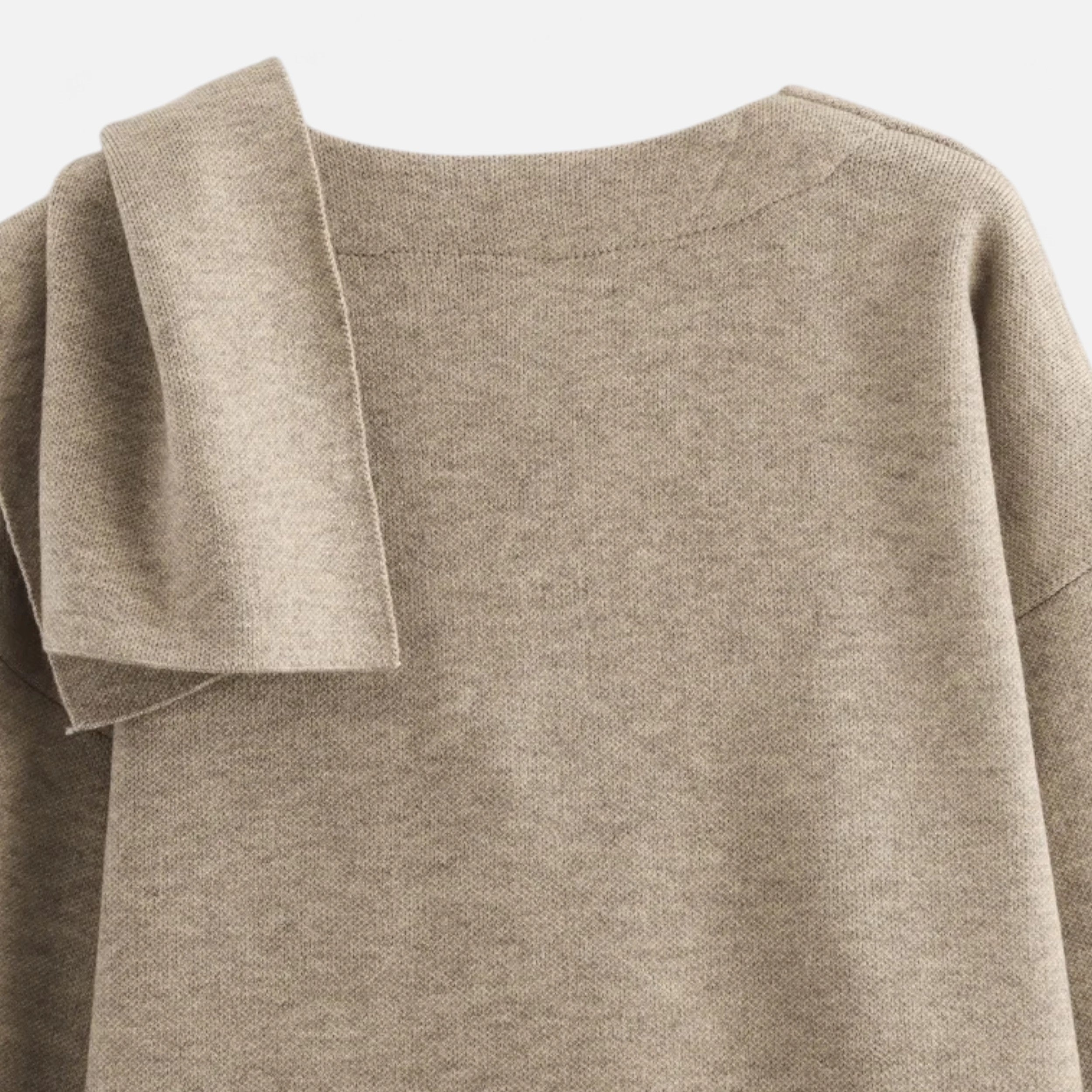 Quilted Winter Coat – Integrated Asymmetrical Scarf – Chic Everyday Style 3