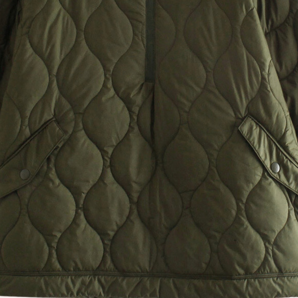Quilted Women's Jacket in Green – Lightweight Cotton Layering Piece with Short Sleeves and Easy-Access Pockets 3