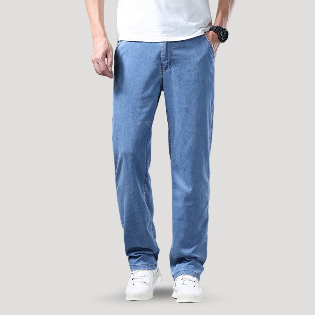 Relaxed fit light blue jeans