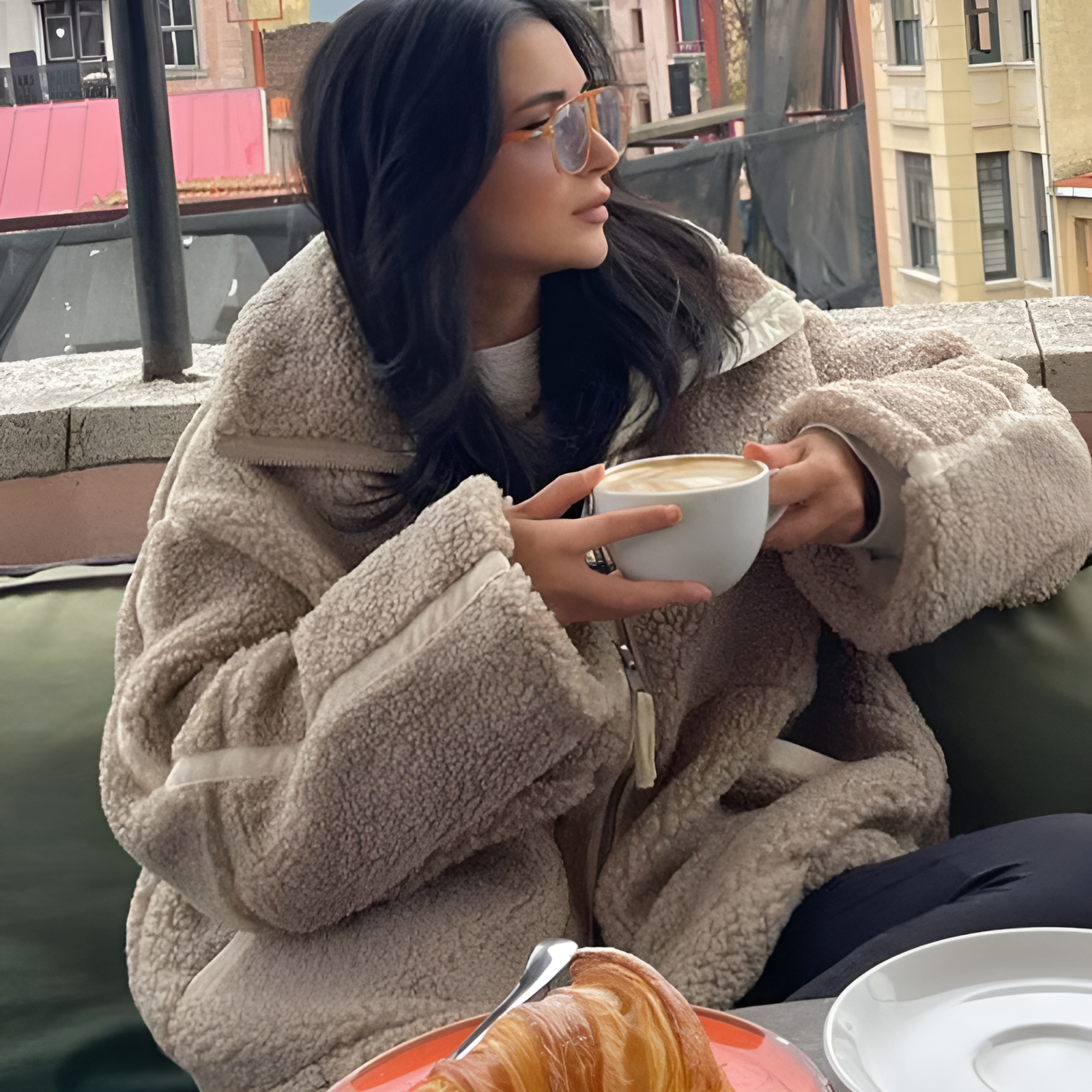Teddy Fleece Jacket – Oversized Comfort – Chic Winter Layering 4