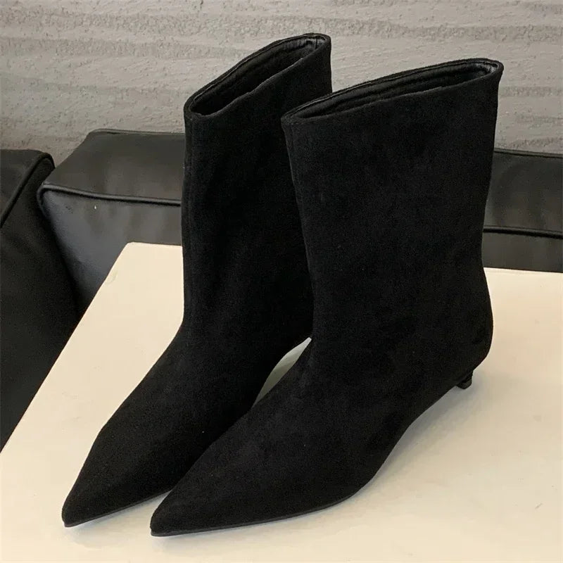 Women's Black Ankle Boots Size 38 Vintage Pointed Toe Low Heel 6