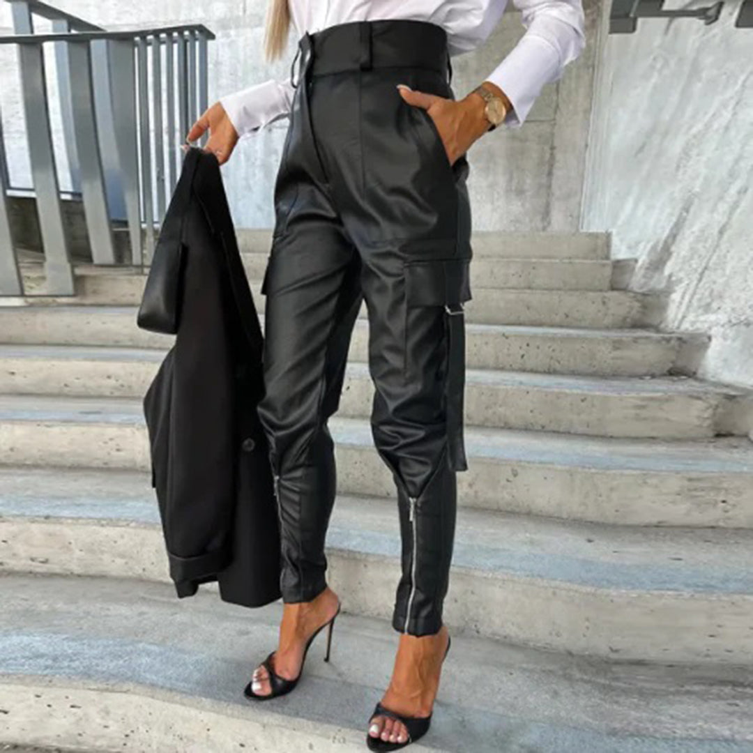 chick_cargo_pants.jpg