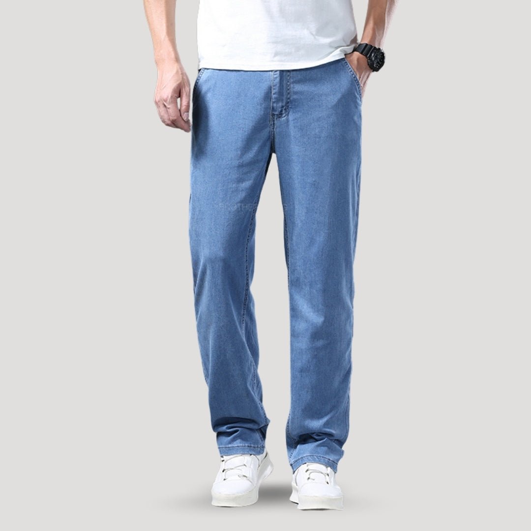 Relaxed fit light blue jeans - Montford & Co