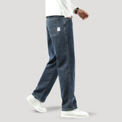 Relaxed straight - leg jeans - Montford & Co